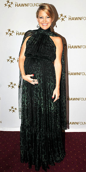 kate hudson pregnant belly. Kate Hudson#39;s pregnancy